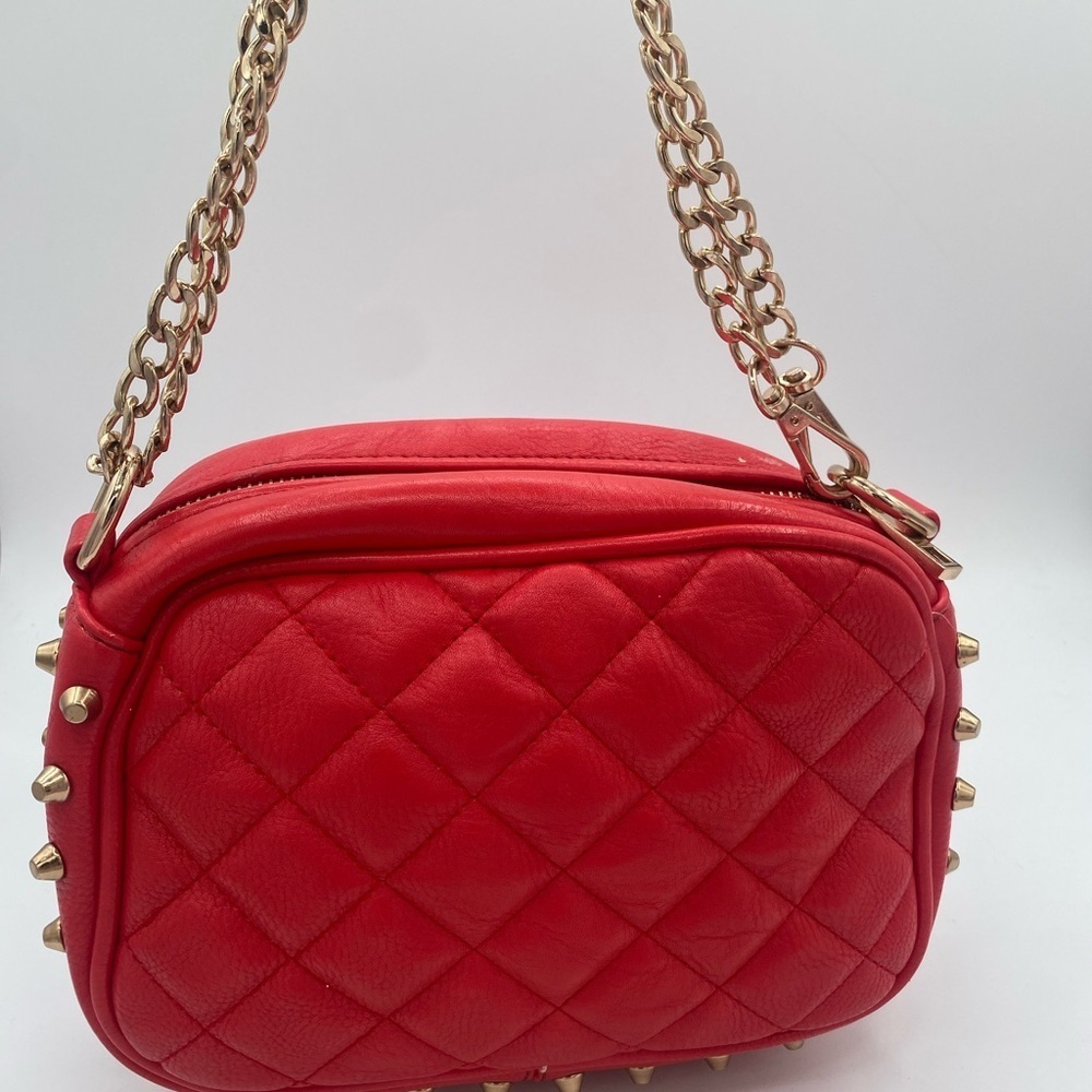 MMS Red Quilted purse with Gold Chain and studs - Picture 3 of 13